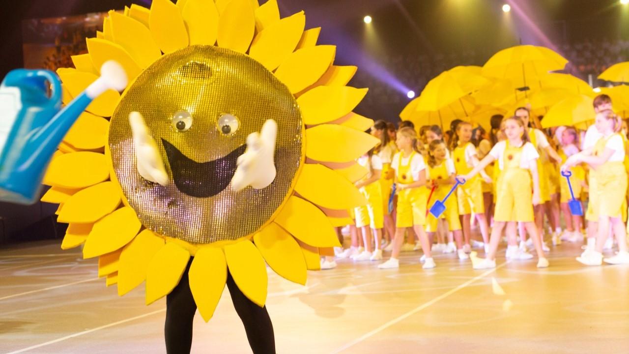 Sunflower from Star Struck performance.